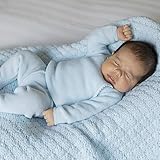 MULTIUSOS Esta manta para bebé de 90 x 100 cm se puede emplear como manta para arrullar al bebé o al recién nacido, o como colcha infantil tanto dentro de casa (para la cuna) como de paseo (en el cochecito o el coche).