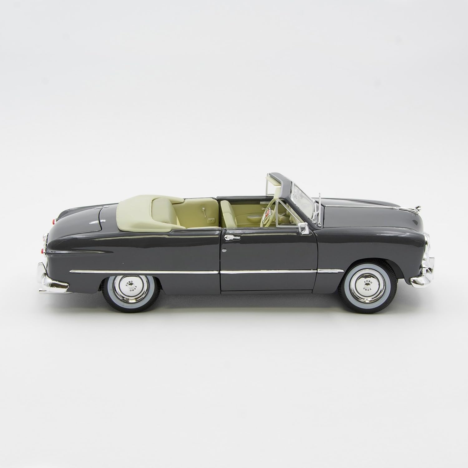 1949 Ford Convertible, Gray - Maisto 31682-1/18 Scale Diecast Model Toy Car