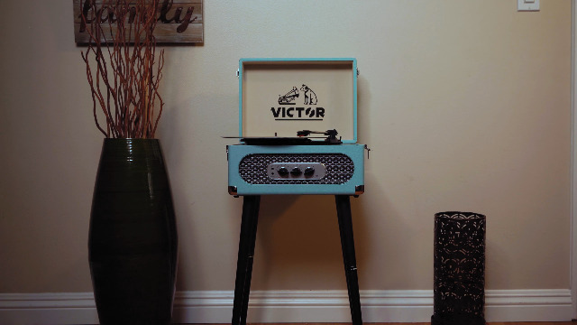 Victor VWRP-3200 Andover 5-in-1 Turntable with 3-Speed Record