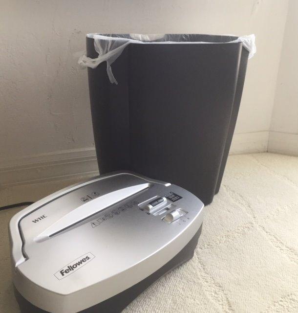 Powerful and Easy to Empty (Use Plastic Grocery Bag) ... But Loud and Top Heavy