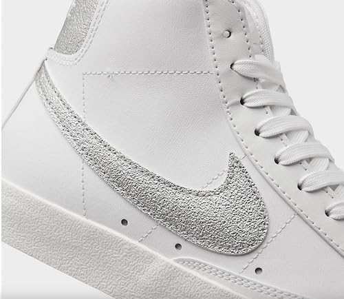 Foto von Nike Blazer Mid '77 Essential Woman, Retro-Basketballschuhe für Damen, DQ7574-100, Weiß Silber, 38 EU