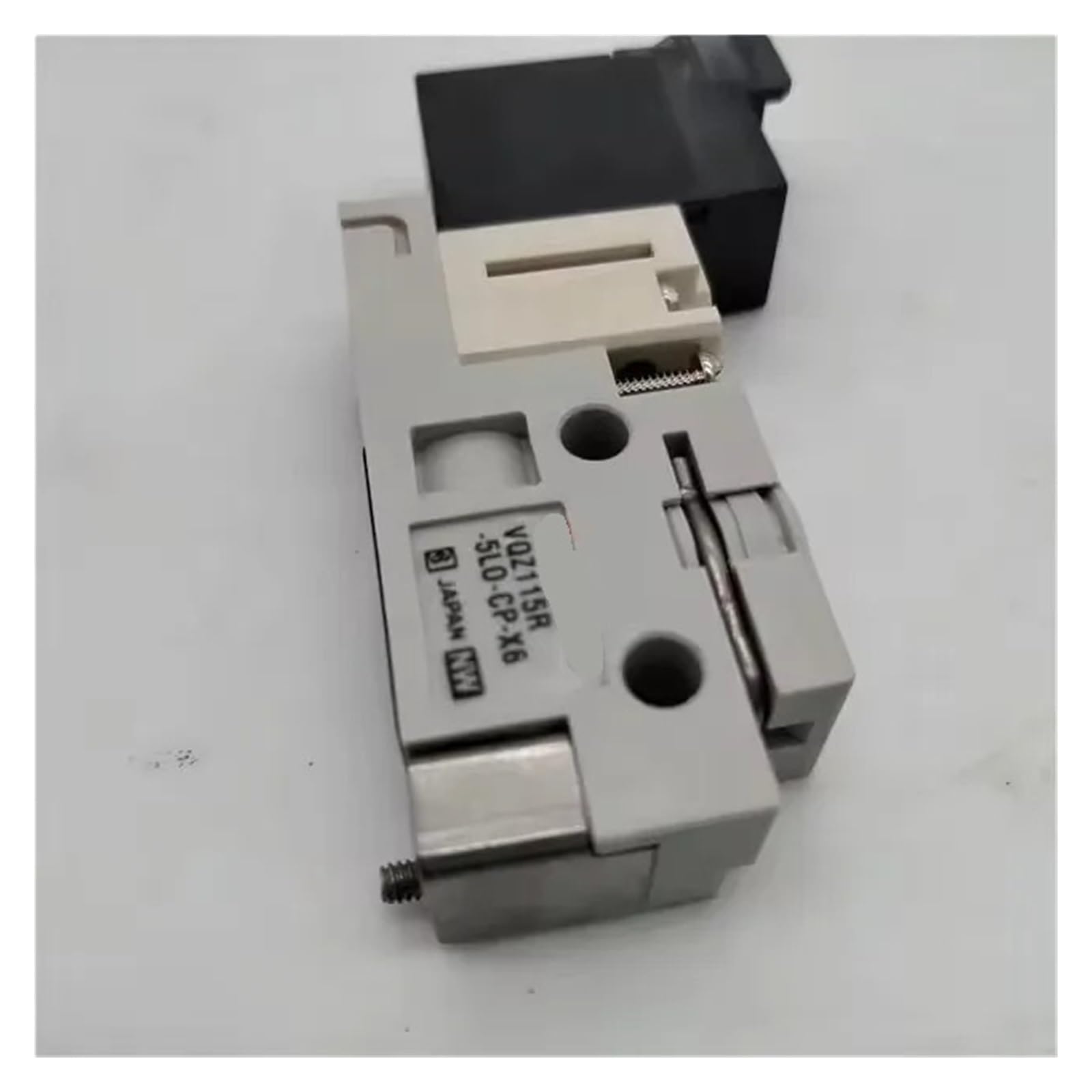 Électrovanne VQZ115R-5L0-CP-X6 BM contre les fuites pneumatiques