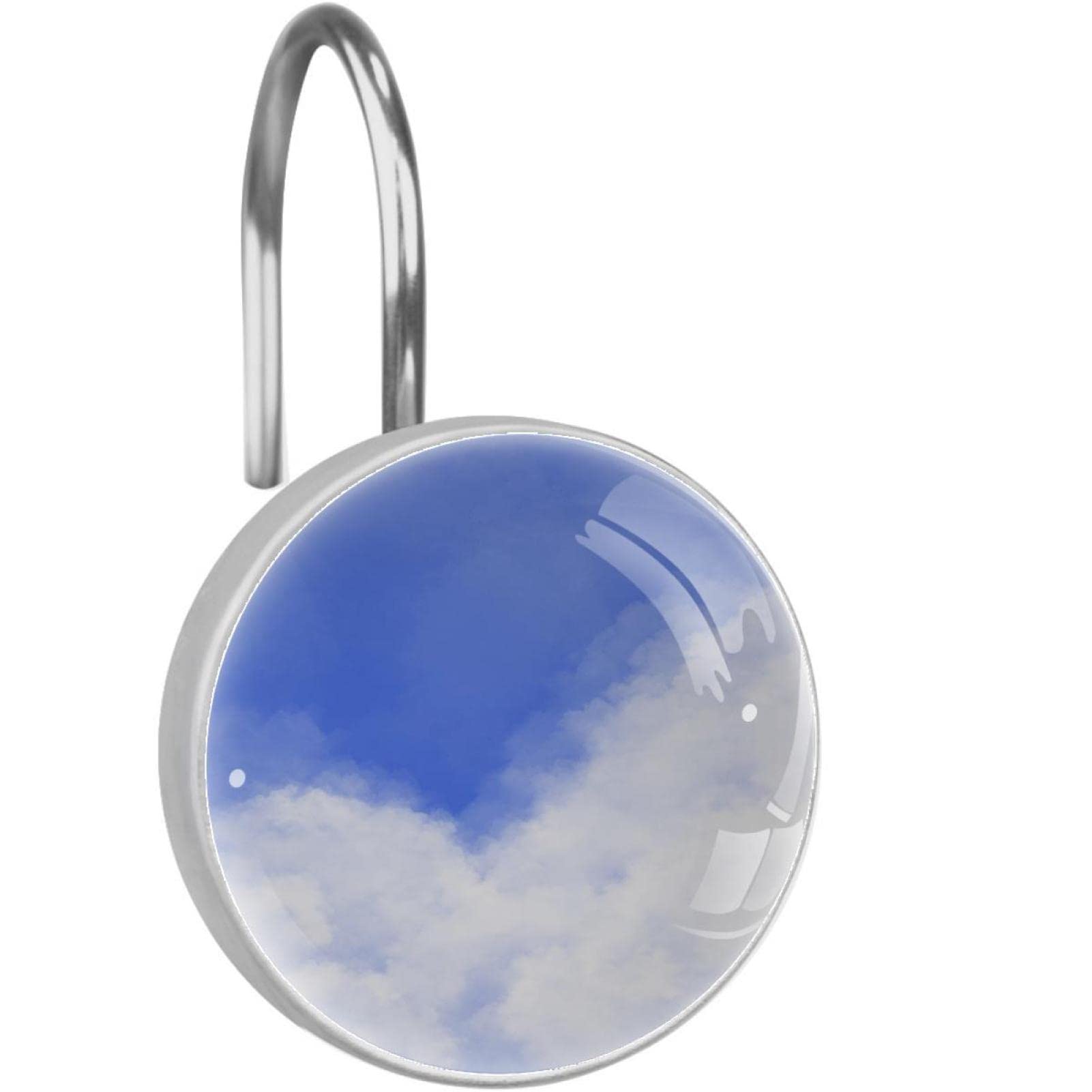 Rideau de douche et anneaux nuage pour créer une salle de bain zen et accueillante