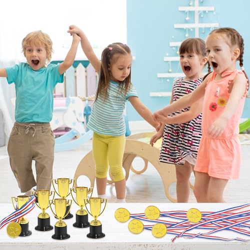 6 Stück Mini Pokale Trophäen, Mini Goldene Trophäen für Kinder Kunststoff, Pokal Medaillen Kinder, für Kindergeburtstag, Sportwettbewerbe und Schulveranstaltungen, Belohnungen, Geschenk-Trophäe