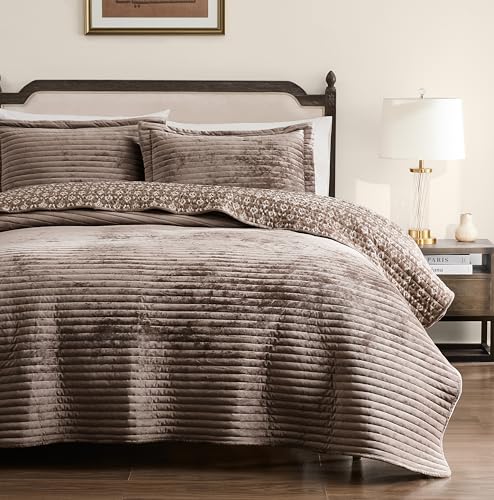 WDCOZY Velvet King Size Quilt Set - Beige Striped Soft Lightweight Bedspread, Tan Neutral Channel Farmhouse Country Rustic Coverlet, Taupe Camel Modern Bedding Kakhi Warm Thin Comforter, 3 Pieces