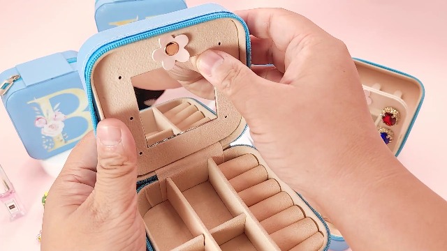 Amazon.com: jekiinova Jewelry Travel Box w Mirror for Women
