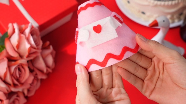 Amazon.com: AmazingSpark 1 Set Valentine's Day Mini Desk Goose 7