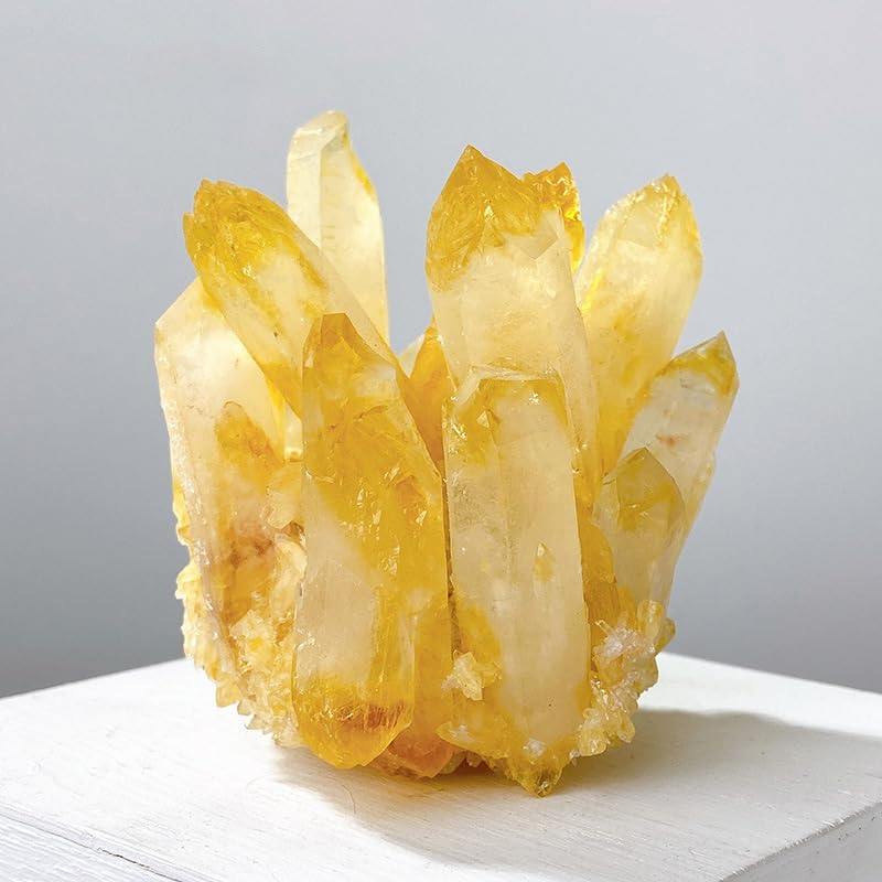 Evita decoraciones aburridas con este cuarzo amarillo grande de 600g para salones modernos 2