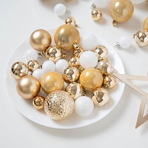 Boules de Noël en vrac et étoiles pour des moments magiques de décoration en famille