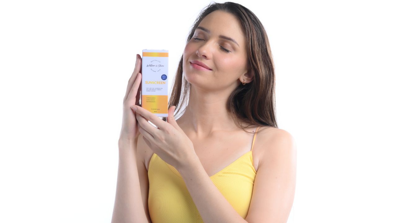 William & Claire Sunscreen SPF 60 - Aqua Gel Based Waterproof Sunscreen, No  White Cast, UVA and UVB Rays Protection, Matt, Non Comedogenic Sunscreen  Protector for Women and Men, All Skin Types,