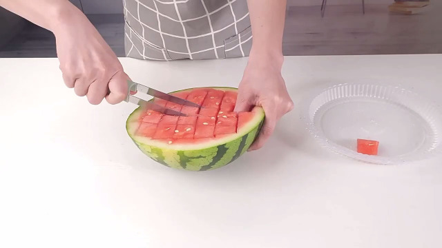 SSKHE 3-in-1 Obstschneider Edelstahl - Wassermelonen Schneider & Ausstecher