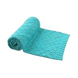 Couverture pour : avec un design tricoté et ajouré, la couverture est assez attrayante pour .