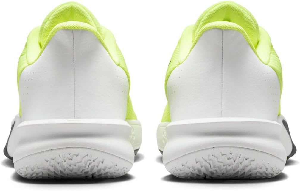 NIKE Unisex Precision 7Sneaker