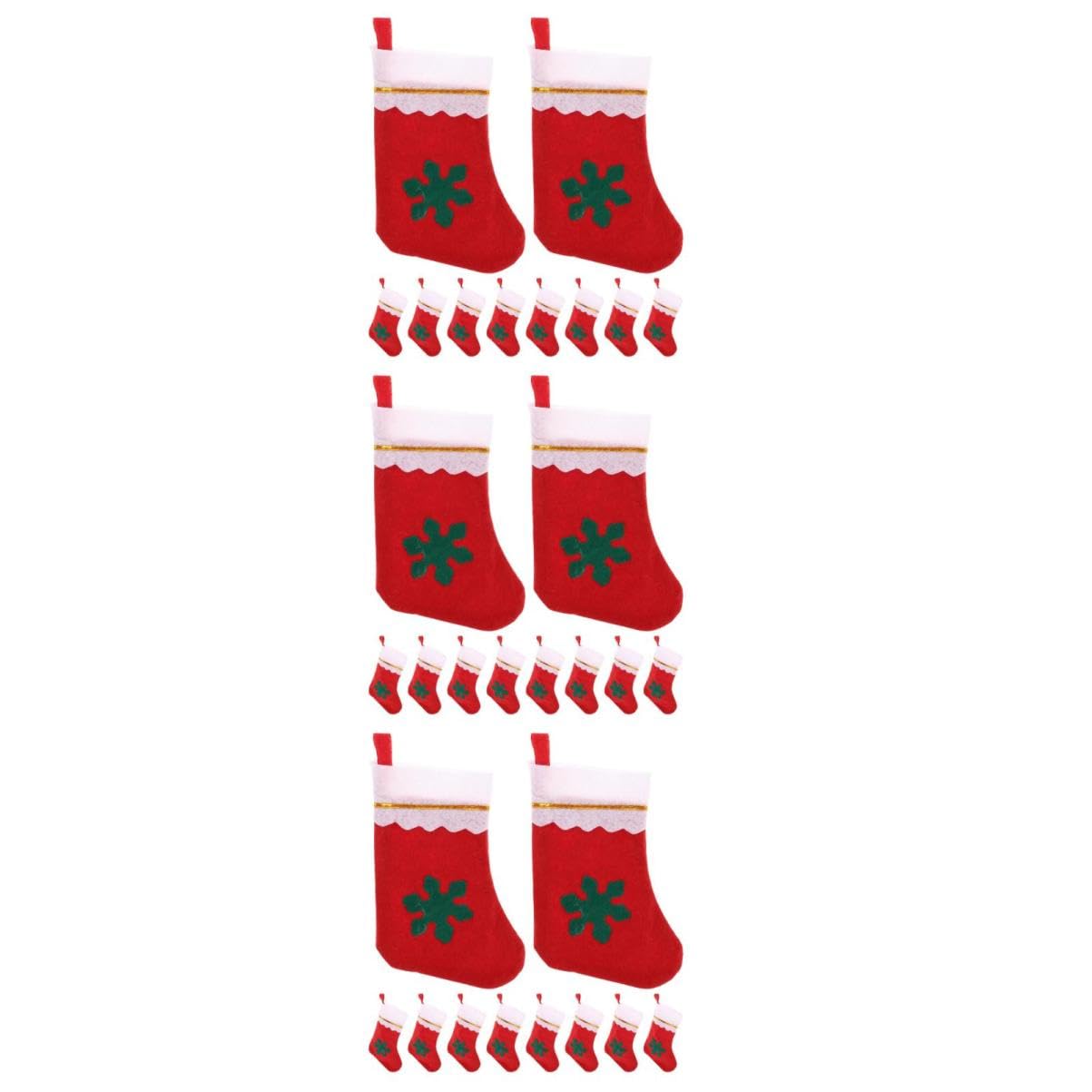 Chaussettes de Noël tricotées pour sublimer votre cheminée et vos portes