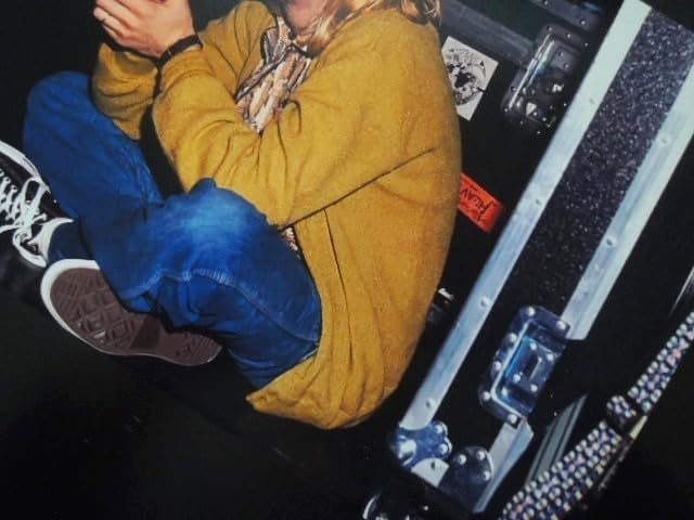 Amazon.co.jp: A4 額付き ポスター カートコバーン Kurt Cobain