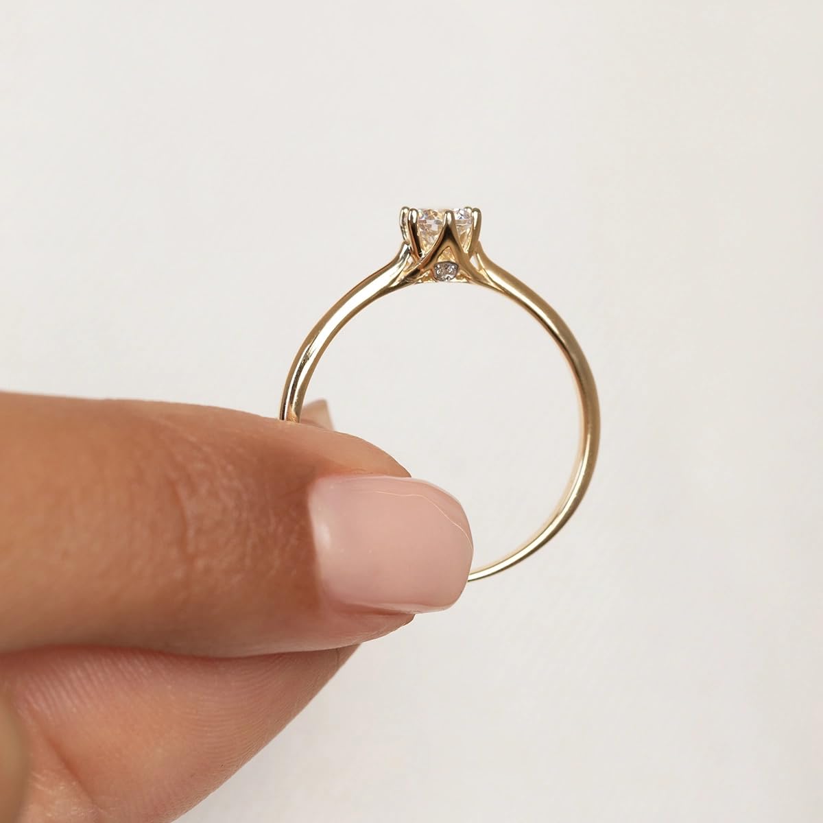 MARKO Verlobungsring Damen Gold 585 – Ring mit laborgezüchtetem Diamanten & seitlichen Steinen – Hohe Brillanz & Reinheit – Goldschmuck Damen 585 Echtgold – Eleganter Diamantring