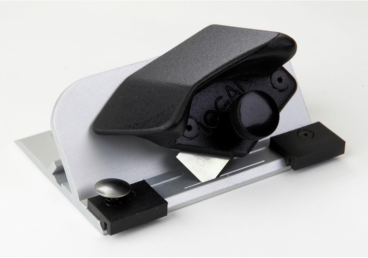 Close-up of the bevel cutting head