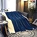Produktbild Atmungsaktiv Dicke Wohndecke in Winter, Sanft Sherpa Decke Kuscheldecke, Reisegröße, Plush Blanket for Outdoor, Indoor, Camping, Weihnachten Gifts,Blau,150x200cm