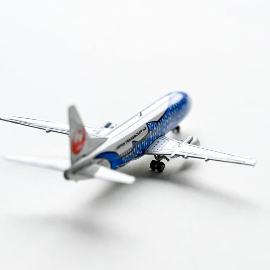 Amazon.co.jp: JTA B737-400 ジンベエジェット 1/400 : おもちゃ