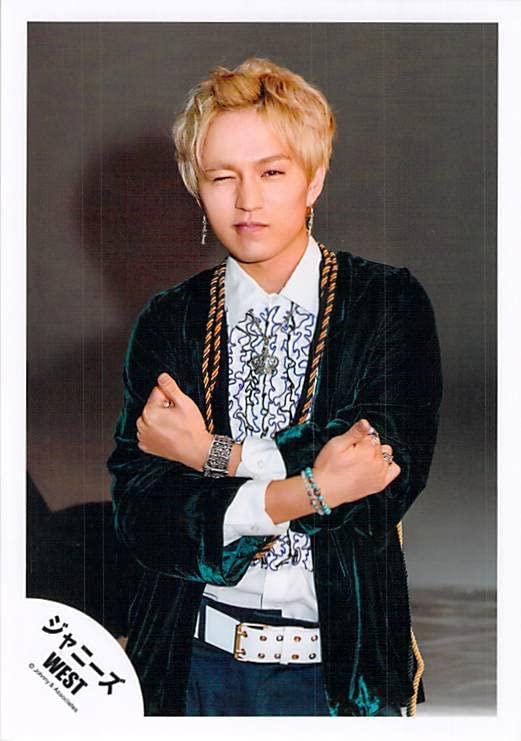 神山智洋 公式写真 神山智洋】ライブフォトセット – WEST. 10周年記念展 関西七色男