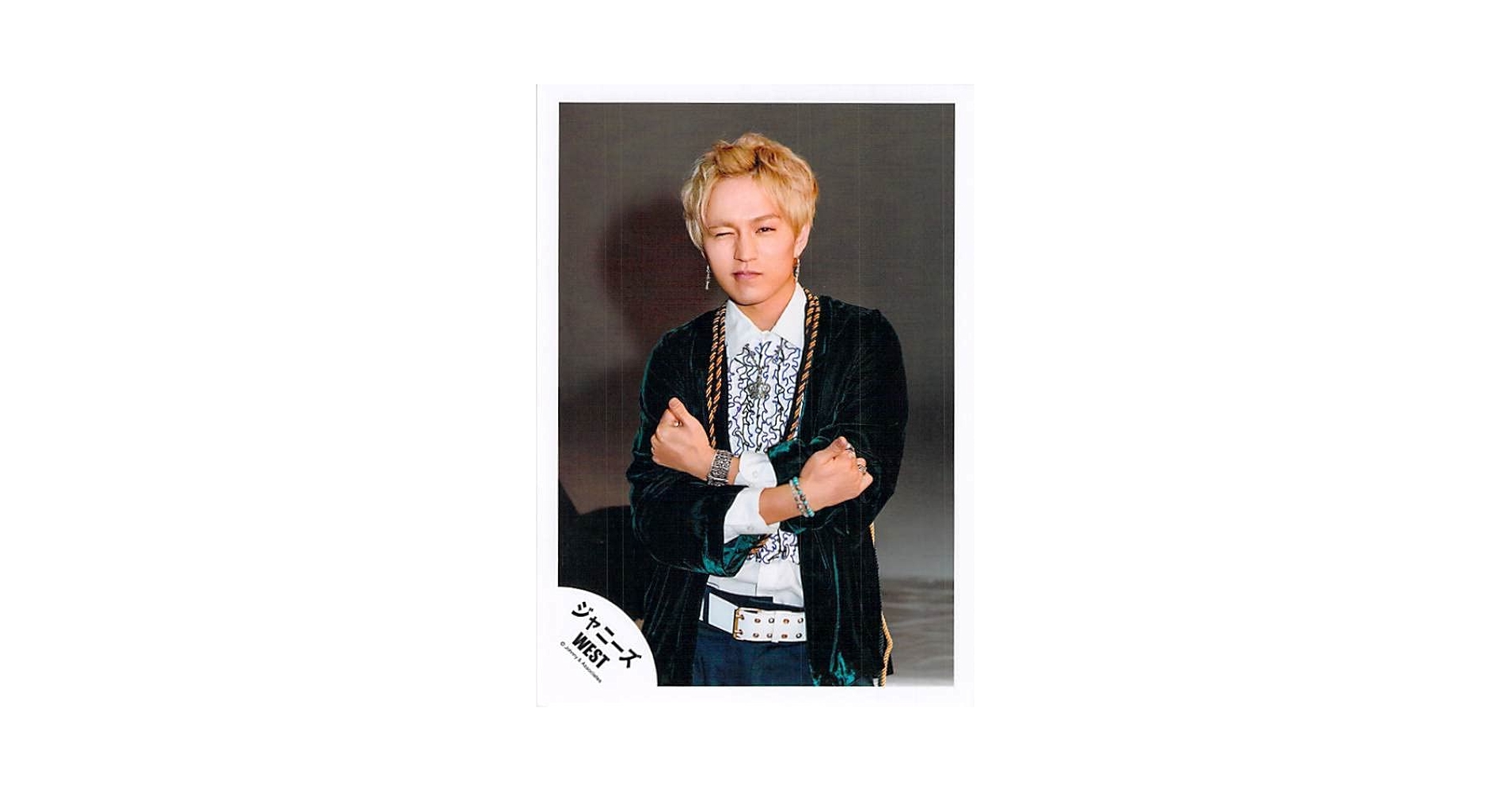 Amazon.co.jp: ジャニーズWEST 神山智洋 公式写真 写真 フォト