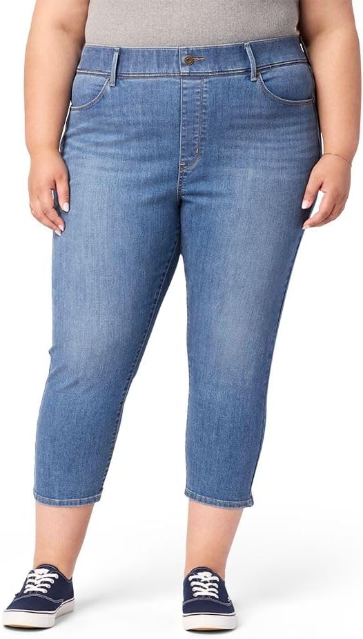 Levi Strauss Signature Gold Women's Size Totally Shaping Ultimate Pull-On Capri Mid-Rise Stretch Denim (Available in Plus)