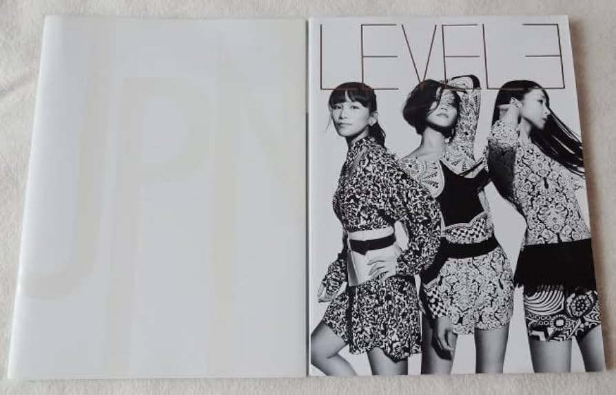 Amazon | Perfume○パフューム○ツアーパンフレット○『○3rd