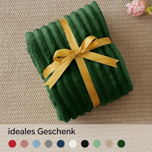 BEDELITE Kuscheldecke Flauschig Decke 150x200 - weiche XL Flanell Decken Grün für Couch, Deko Streifen Cord Fleecedecke Dunkelgrün als Couch Überwurf für Wohnzimmer, Twin Blanket Wide Use 6