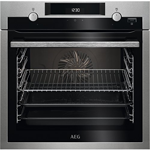 BCE455020M Einbaubackofen / Backofen mit Dampfzugabe für knusprige Backwaren / Aqua-Reinigungsfunktion / 71 Liter Volumen / Heißluftsystem mit