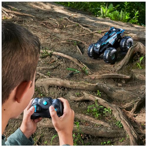 DC Batman All-Terrain Batmobile, ferngesteuertes Amphibienfahrzeug für Land und Wasser mit Platz für 1x 10cm Batman-Actionfigur – Ansicht 5