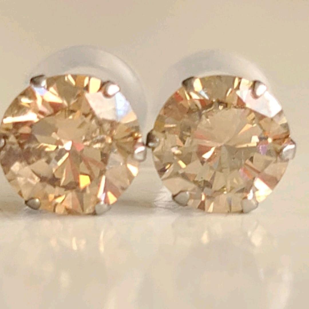 新入荷 未使用品 pt900 天然ブラウンダイヤモンド ピアス imgrc0093730997.jpg