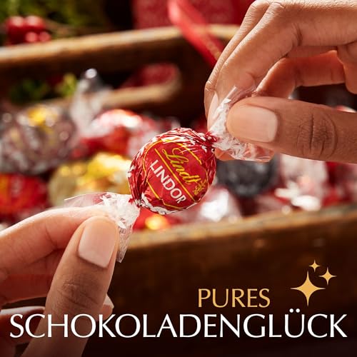 Lindt Schokolade LINDOR Kugeln Mischung | 399g | Ca. 30 Schokoladen Kugeln Vollmilch-, weiße und dunkle Schokolade mit zartschmelzender Füllung | Pralinengeschenk | Schokoladengeschenk 4