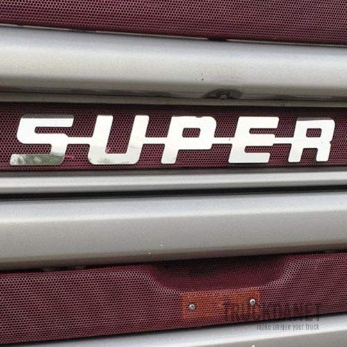 Plaque Accessoire Acier Inoxydable Pour Camion SCANIA - Inscription "SUPER" - Dimensions 48x6,5 Cm - Adhésif Double Face Inclus - 9