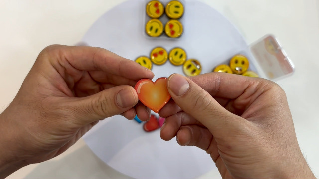 16 imanes decorativos para refrigerador estilo Emoji miniatura 7