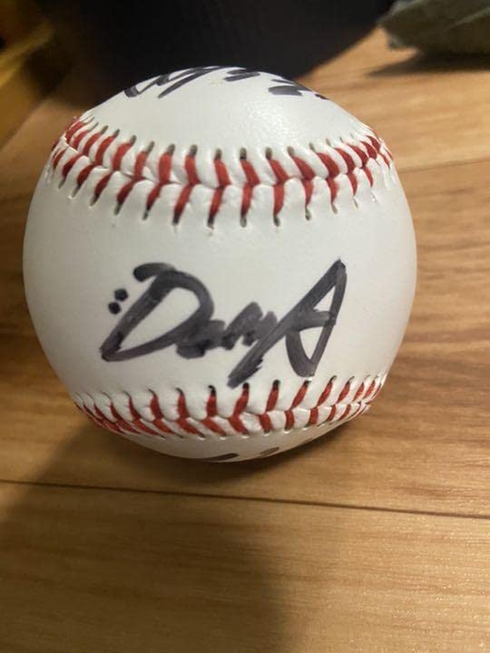 横浜DeNAベイスターズ - YokohamaDeNA   BAYSTARS   元砂田毅樹選手のサインボール Amazon.co.jp: 横浜DeNAベイスターズ 砂田 毅樹投手 直筆サイン