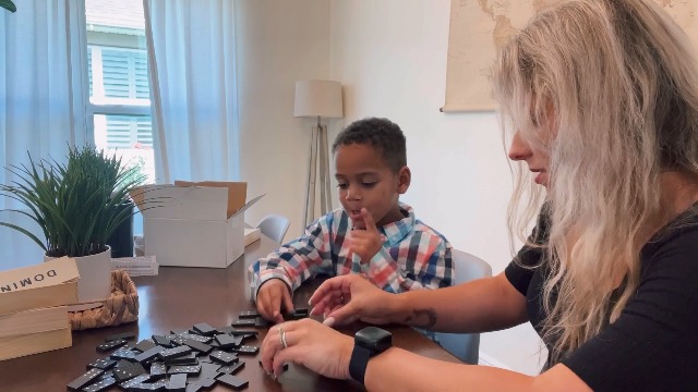 Gioco Di Domino In Miniatura 1:12 Per Casa Delle Bambole - Tavolo E Set Completo