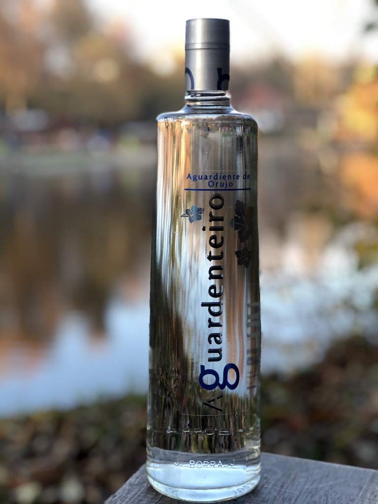 Aguardiente de Orujo Aguardenteiro. Tresterschnaps aus Spanien. 1,0 L, 40% vol.