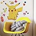 RoomMates RMK4821GM Pikachu - Decalcomanie autoadesive con pellicola adesiva, colore: giallo, rosso, blu