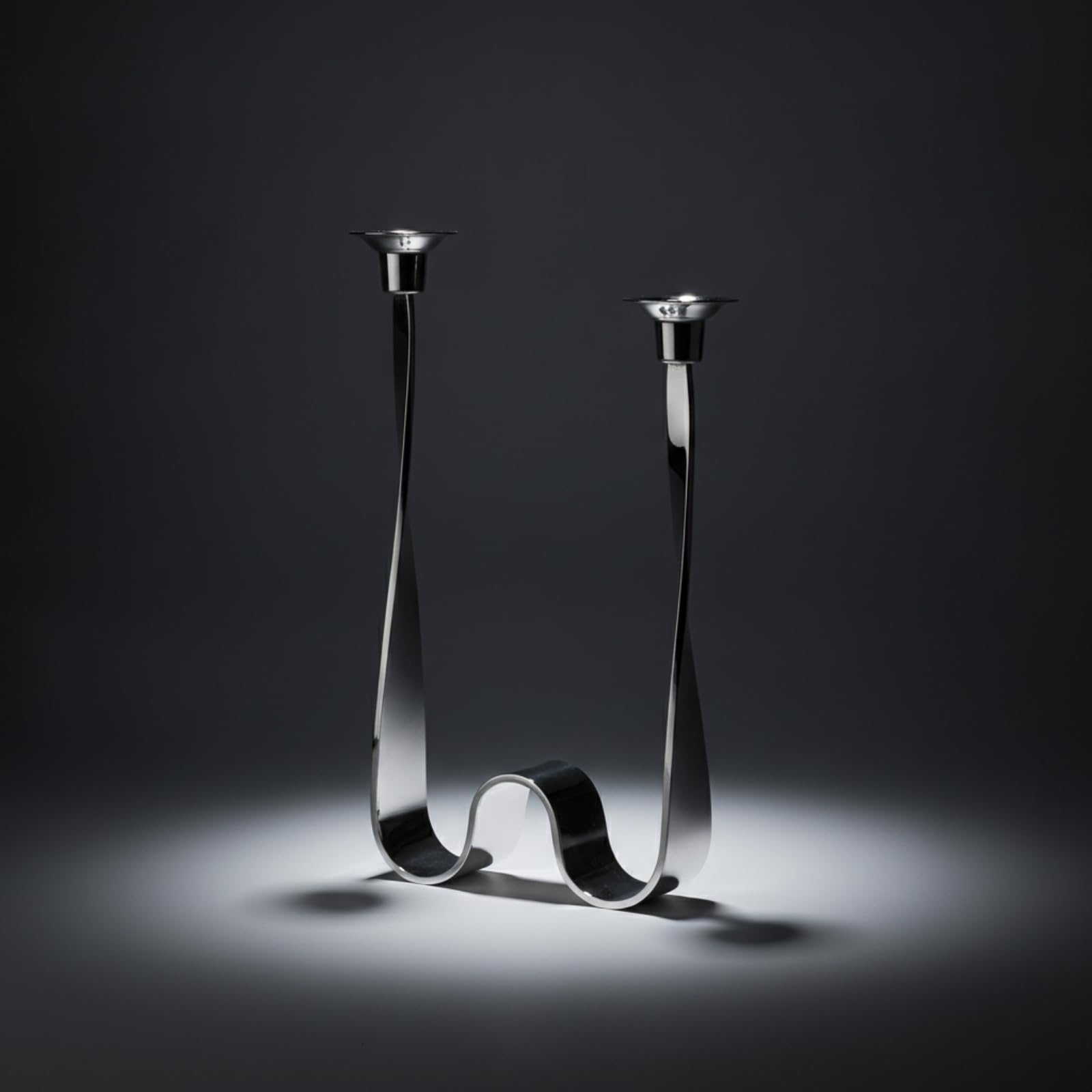 Candelabro Moderno con Base Ondulata Minimalista Candelabro da Tavolo Lucido Portacandele in Metallo per Ristorante, Altezza 30 Cm, Candeliere A Doppia Testa In Stile Artistico