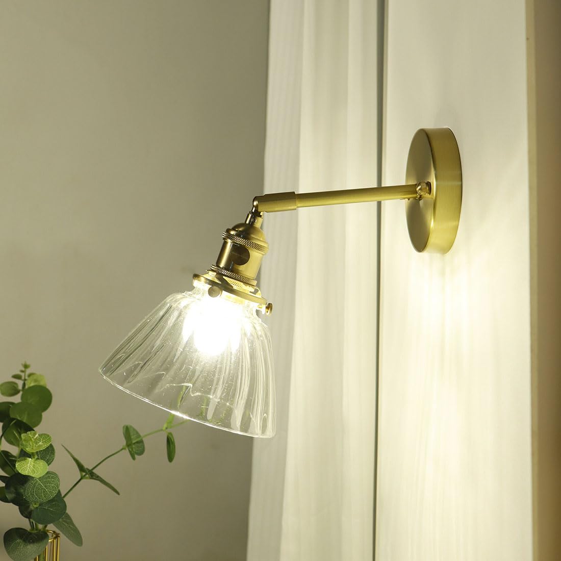 Nowoczesna szklana lampa ścienna, kąt regulacji 180°, styl vintage, z przełącznikiem, trzonkiem E27, idealna do sypialni, salonu, loftu, baru lub restauracji.