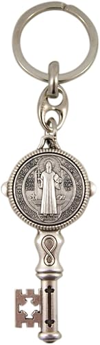 Llavero colgante en forma de llave de San Benito en tono plateado 4 14 pulgadas