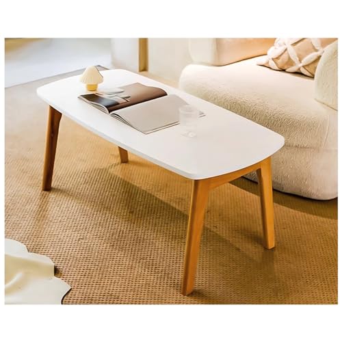 Table basse basse vintage pour un moment thé sur le balcon