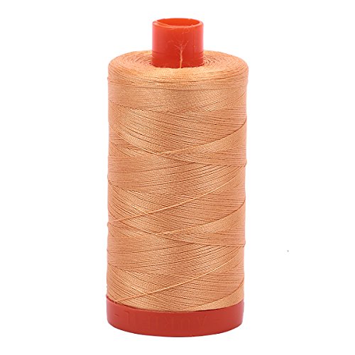 Aurifil hilo de algodón 1422 yd Golden Honey 50wt miniatura 1