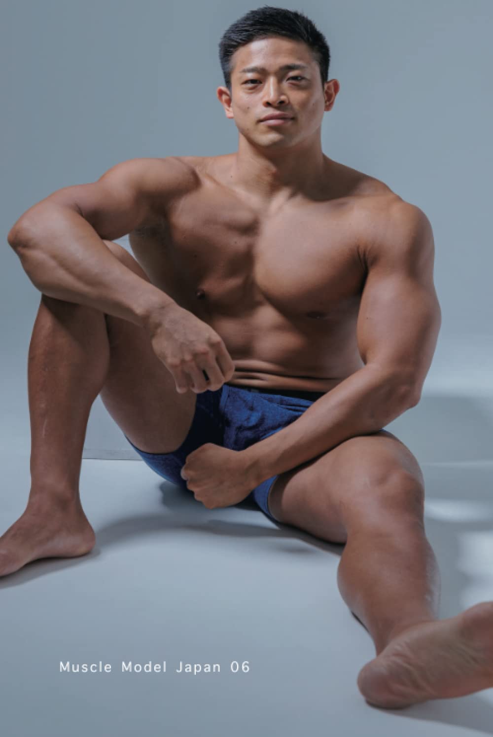 イケメン筋肉マッチョ写真集「Muscle Model Japan」06: 元アメフト選手 