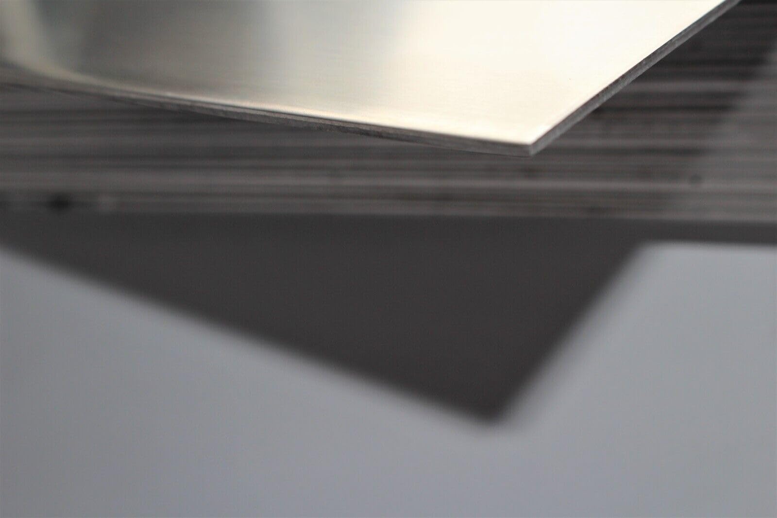 2mm Edelstahlblech eins. gebürstet 1.4301 - Länge 1000mm - Breite 900mm, Stärke 2mm