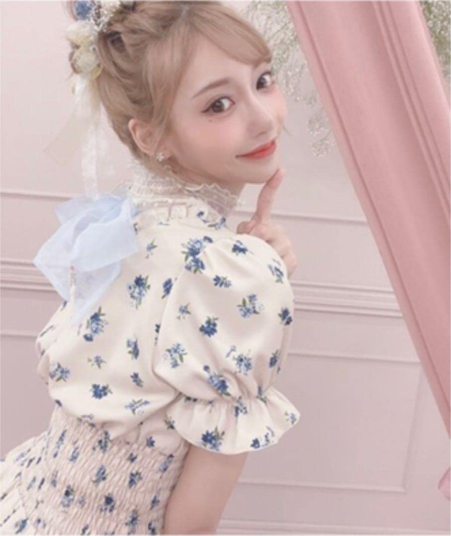 Amazon.co.jp: 明日花キララ お中 cpito クピト 花柄ブラウスとショー 