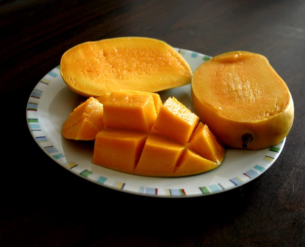 M-Tech Gardens Exclusive New Rare Exotic Gir Kesar Mango Fruit 1 Healthy Grafted Live Plant (B0CLGKZZQ6) Amazon Price History, Amazon Price Tracker