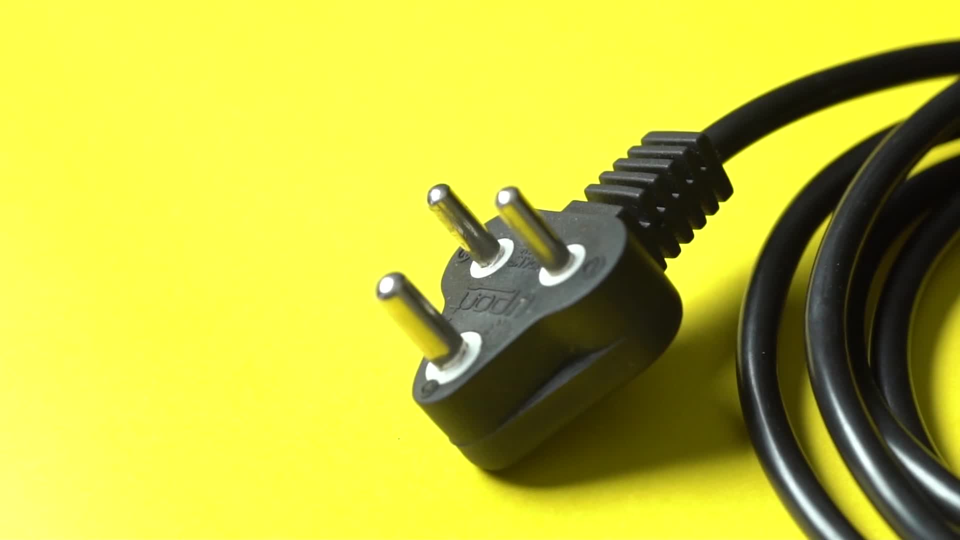 Storite-UPort-Premium-Series-3-Pin-Power-Cable-IEC-Mains-Kettle-Lead-Cord-for-Desktop-PCMonitorSMPSPrinter-18M-Black