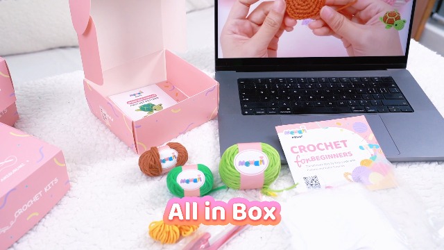 Amazon.com: Mewaii Beginner Crochet Kit with 40% Extra Yarn, Pre