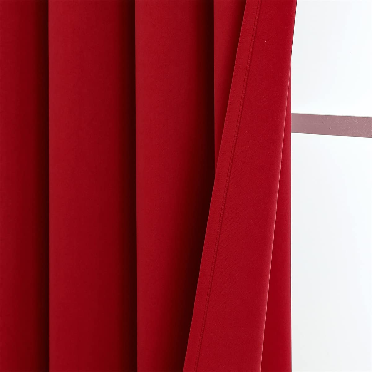 GYROHOME Lot de 2 Rideaux occultants à Isolation Thermique avec œillets à Triple Tissage pour Chambre à Coucher, Rouge, 132 x 243 cm